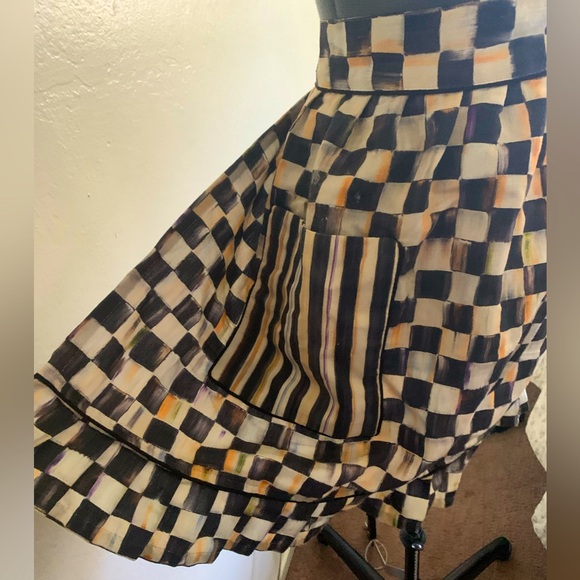 McKenzie Child’s Courtly Check Bistro Apron - Picture 2 of 6